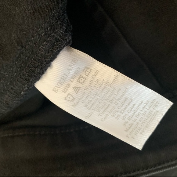 Everlane Cotton Twill Short | Black - Picture 9 of 10